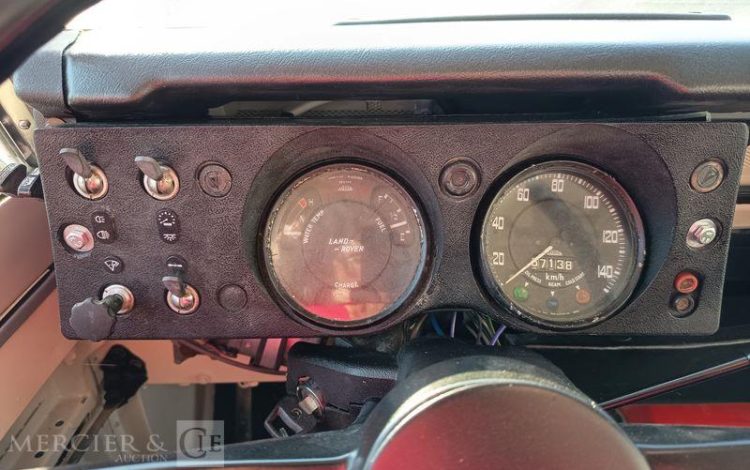 LAND ROVER LAND 88 2.2 Break  74CV – ESSENCE – 57138 KMS – ANNEE 1979 BLANC HJ-147-BT