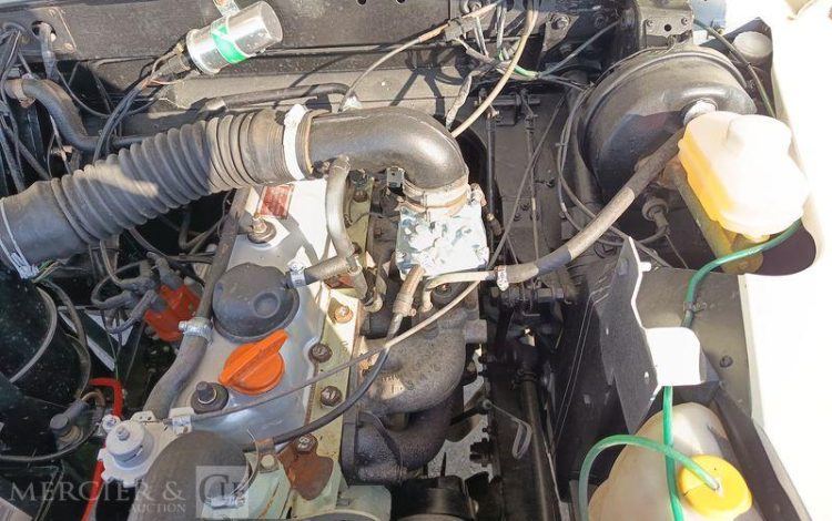 LAND ROVER LAND 88 2.2 Break  74CV – ESSENCE – 57138 KMS – ANNEE 1979 BLANC HJ-147-BT