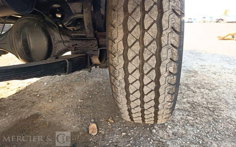 LAND ROVER LAND 88 2.2 Break  74CV – ESSENCE – 57138 KMS – ANNEE 1979 BLANC HJ-147-BT