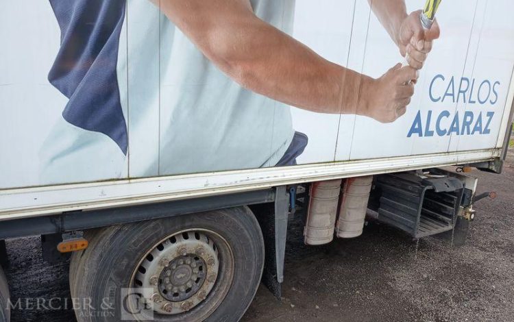 SCHMITZ SREM FRIGO 3 ESSIEUX GROUPE FROID CARRIER – POUR PIECES SANS CG  R047BCL