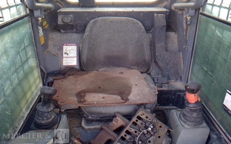 TAKEUCHI TAKEUCHI TL220 Moteur HS  TL220