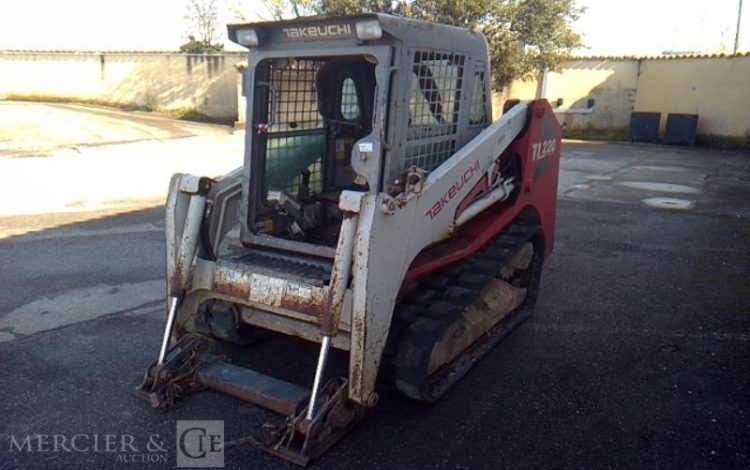 TAKEUCHI TAKEUCHI TL220 Moteur HS  TL220