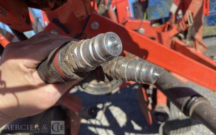 KUHN GIROFANEUR GF 8703 – ANNEE 2023  373