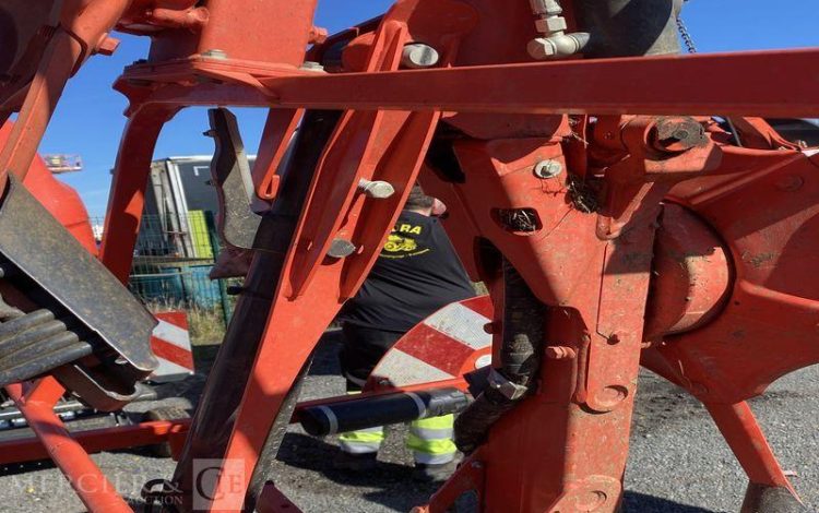 KUHN GIROFANEUR GF 8703 – ANNEE 2023  373