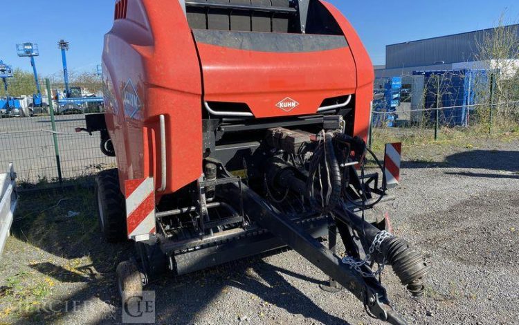 KUHN PRESSE A BALLE RONDE CHAMBRE VARIABLE VB 3160 OF – ANNEE 2021  733