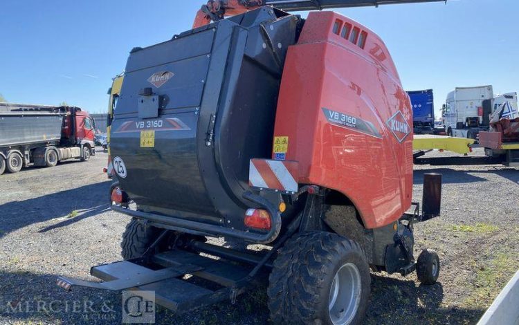 KUHN PRESSE A BALLE RONDE CHAMBRE VARIABLE VB 3160 OF – ANNEE 2021  733