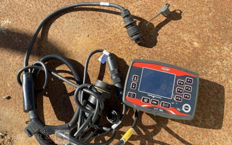 KUHN PRESSE A BALLE RONDE CHAMBRE VARIABLE VB 3160 OF – ANNEE 2021  733