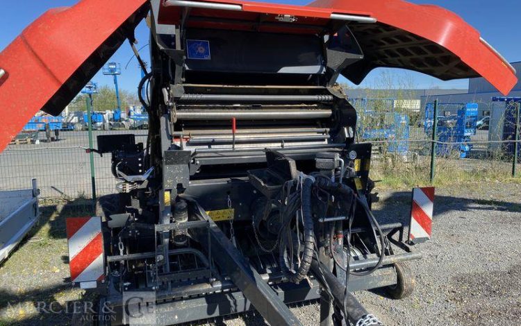 KUHN PRESSE A BALLE RONDE CHAMBRE VARIABLE VB 3160 OF – ANNEE 2021  733