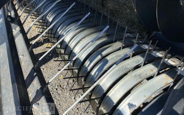 KUHN PRESSE A BALLE RONDE CHAMBRE VARIABLE VB 3160 OF – ANNEE 2021  733