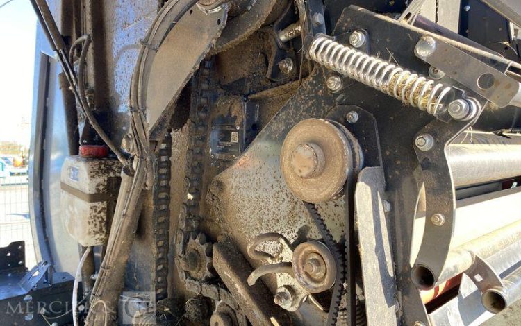 KUHN PRESSE A BALLE RONDE CHAMBRE VARIABLE VB 3160 OF – ANNEE 2021  733