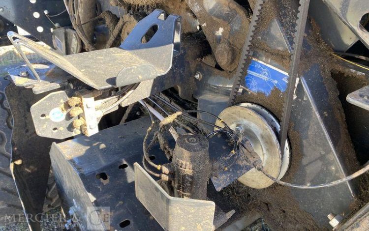 KUHN PRESSE A BALLE RONDE CHAMBRE VARIABLE VB 3160 OF – ANNEE 2021  733