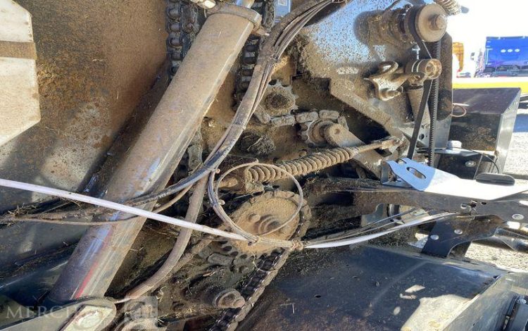 KUHN PRESSE A BALLE RONDE CHAMBRE VARIABLE VB 3160 OF – ANNEE 2021  733