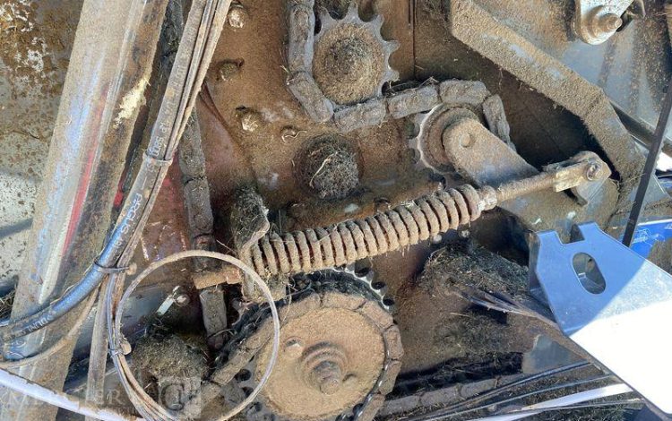 KUHN PRESSE A BALLE RONDE CHAMBRE VARIABLE VB 3160 OF – ANNEE 2021  733