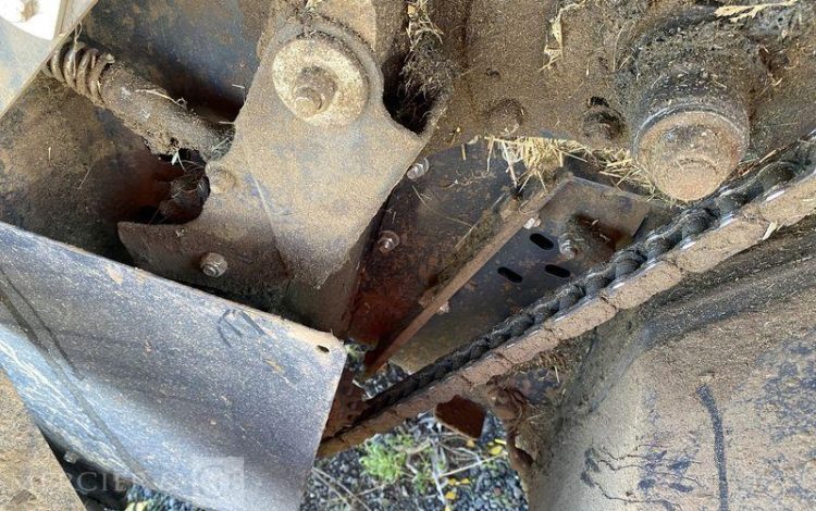 KUHN PRESSE A BALLE RONDE CHAMBRE VARIABLE VB 3160 OF – ANNEE 2021  733