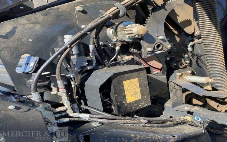 KUHN PRESSE A BALLE RONDE CHAMBRE VARIABLE VB 3160 OF – ANNEE 2021  733