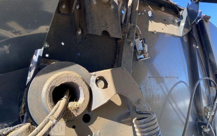 KUHN PRESSE A BALLE RONDE CHAMBRE VARIABLE VB 3160 OF – ANNEE 2021  733