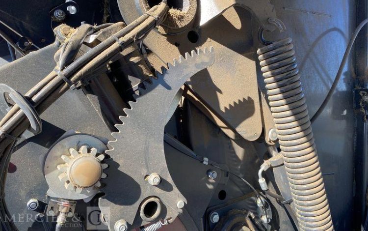 KUHN PRESSE A BALLE RONDE CHAMBRE VARIABLE VB 3160 OF – ANNEE 2021  733