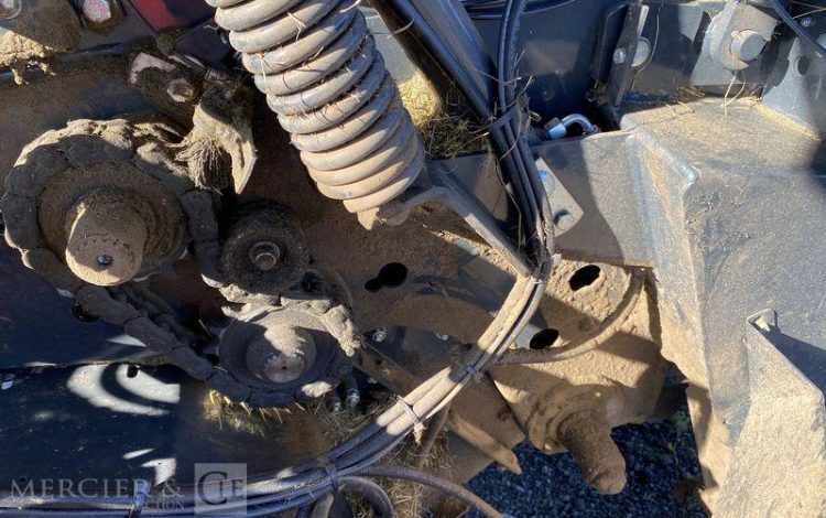 KUHN PRESSE A BALLE RONDE CHAMBRE VARIABLE VB 3160 OF – ANNEE 2021  733