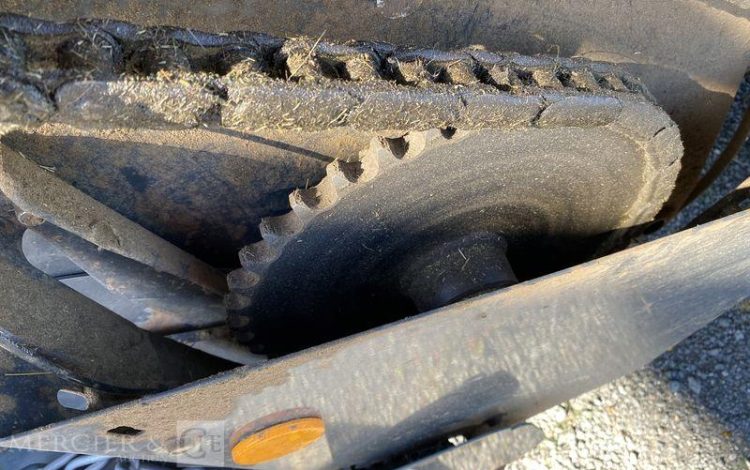 KUHN PRESSE A BALLE RONDE CHAMBRE VARIABLE VB 3160 OF – ANNEE 2021  733