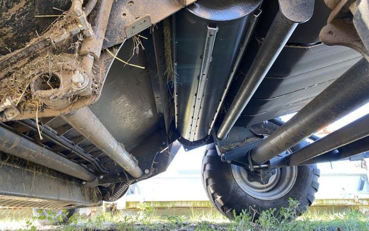 KUHN PRESSE A BALLE RONDE CHAMBRE VARIABLE VB 3160 OF – ANNEE 2021  733