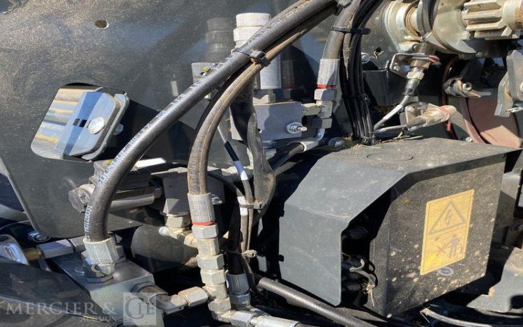 KUHN PRESSE A BALLE RONDE CHAMBRE VARIABLE VB 3160 OF – ANNEE 2021  733