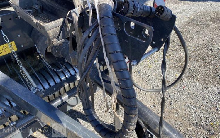 KUHN PRESSE A BALLE RONDE CHAMBRE VARIABLE VB 3160 OF – ANNEE 2021  733