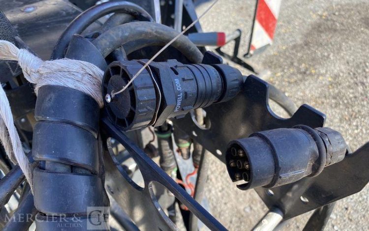 KUHN PRESSE A BALLE RONDE CHAMBRE VARIABLE VB 3160 OF – ANNEE 2021  733