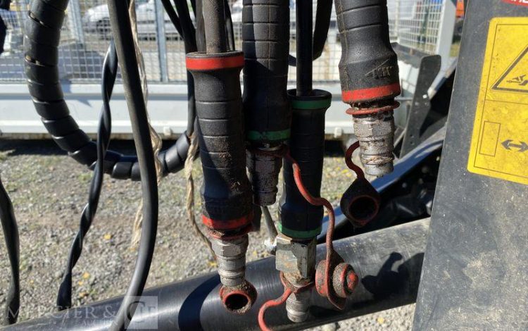 KUHN PRESSE A BALLE RONDE CHAMBRE VARIABLE VB 3160 OF – ANNEE 2021  733