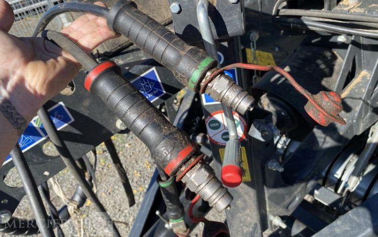 KUHN PRESSE A BALLE RONDE CHAMBRE VARIABLE VB 3160 OF – ANNEE 2021  733