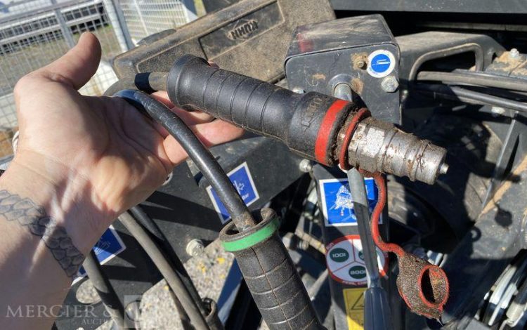 KUHN PRESSE A BALLE RONDE CHAMBRE VARIABLE VB 3160 OF – ANNEE 2021  733