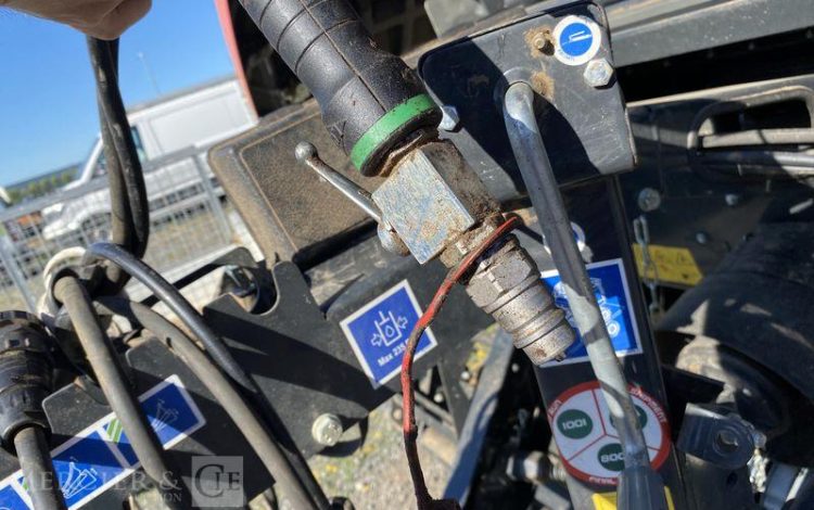 KUHN PRESSE A BALLE RONDE CHAMBRE VARIABLE VB 3160 OF – ANNEE 2021  733