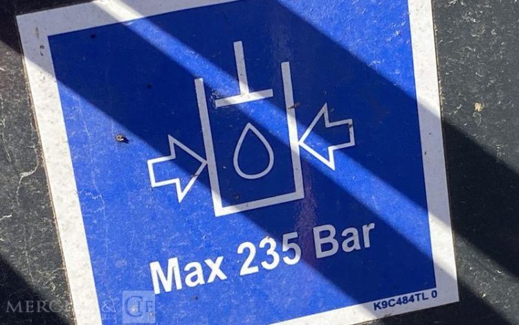 KUHN PRESSE A BALLE RONDE CHAMBRE VARIABLE VB 3160 OF – ANNEE 2021  733