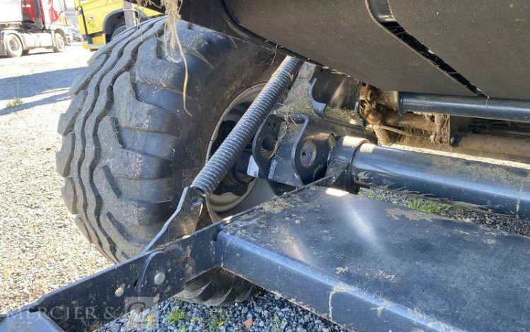 KUHN PRESSE A BALLE RONDE CHAMBRE VARIABLE VB 3160 OF – ANNEE 2021  733