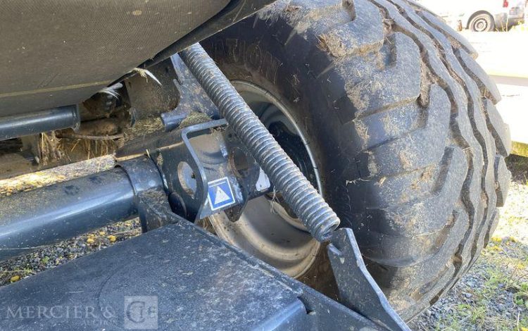 KUHN PRESSE A BALLE RONDE CHAMBRE VARIABLE VB 3160 OF – ANNEE 2021  733