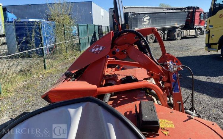 KUHN FAUCHEUSE CONDITIONNEUSE A DISQUES FRONTALE FC3525DF-FF – ANNEE 2021  828