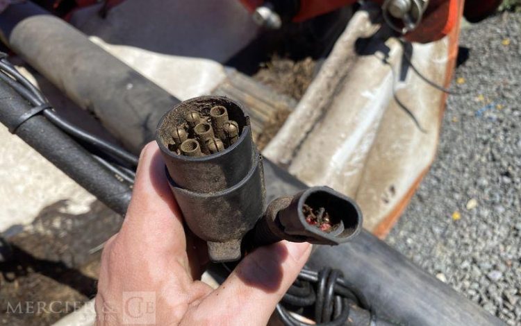 KUHN FAUCHEUSE CONDITIONNEUSE A DISQUES FRONTALE FC3525DF-FF – ANNEE 2021  828