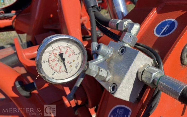 KUHN FAUCHEUSE CONDITIONNEUSE A DISQUES FRONTALE FC3525DF-FF – ANNEE 2021  828