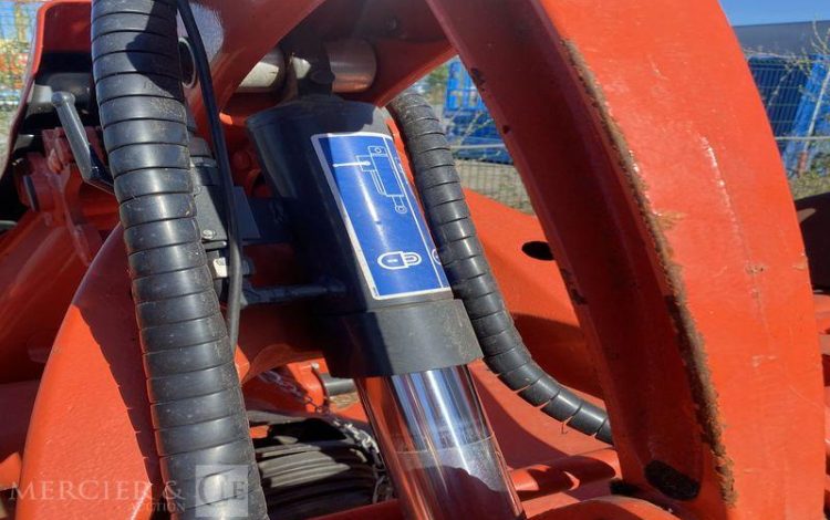 KUHN FAUCHEUSE CONDITIONNEUSE A DISQUES FRONTALE FC3525DF-FF – ANNEE 2021  828