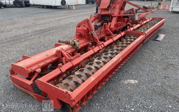 KVERNELAND HERSE ROTATIVE HYDRAULIQUE – LARGEUR 6M  71485
