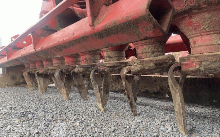 KVERNELAND HERSE ROTATIVE HYDRAULIQUE – LARGEUR 6M  71485