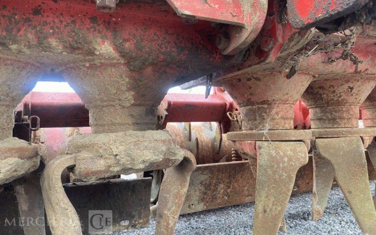 KVERNELAND HERSE ROTATIVE HYDRAULIQUE – LARGEUR 6M  71485