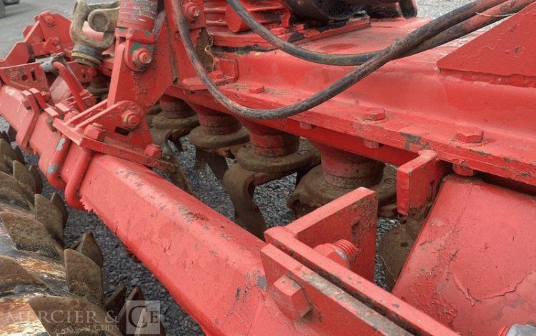 KVERNELAND HERSE ROTATIVE HYDRAULIQUE – LARGEUR 6M  71485