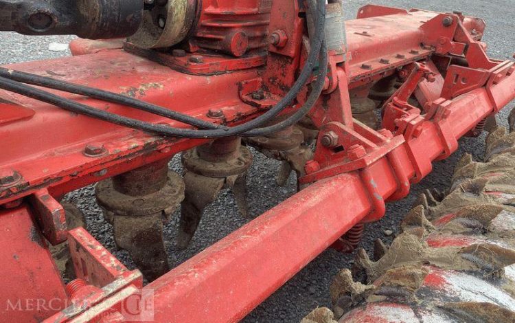 KVERNELAND HERSE ROTATIVE HYDRAULIQUE – LARGEUR 6M  71485