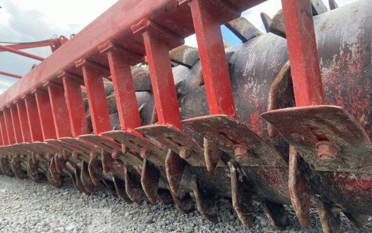 KVERNELAND HERSE ROTATIVE HYDRAULIQUE – LARGEUR 6M  71485