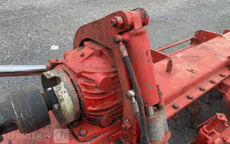 KVERNELAND HERSE ROTATIVE HYDRAULIQUE – LARGEUR 6M  71485