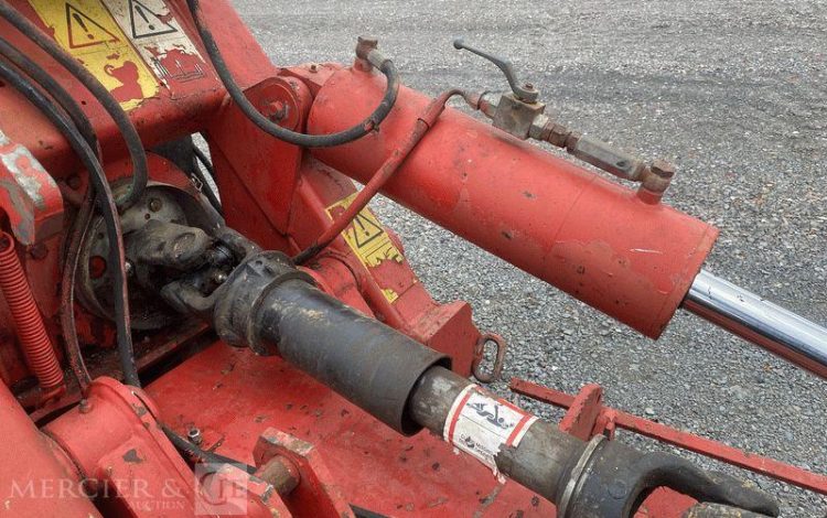 KVERNELAND HERSE ROTATIVE HYDRAULIQUE – LARGEUR 6M  71485