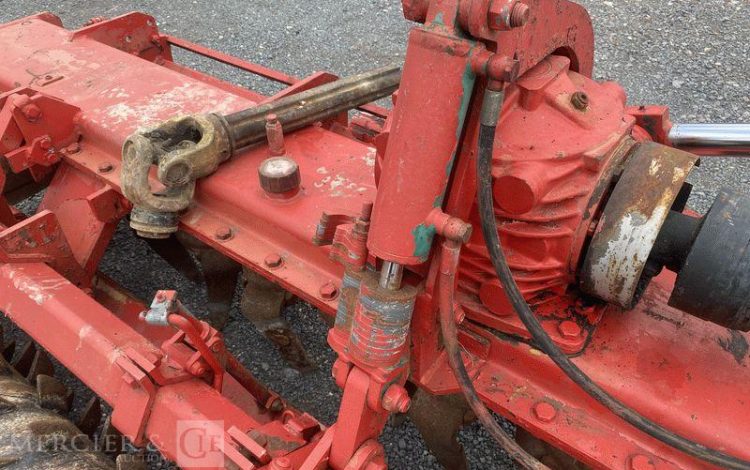 KVERNELAND HERSE ROTATIVE HYDRAULIQUE – LARGEUR 6M  71485