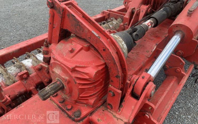 KVERNELAND HERSE ROTATIVE HYDRAULIQUE – LARGEUR 6M  71485
