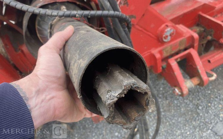 KVERNELAND HERSE ROTATIVE HYDRAULIQUE – LARGEUR 6M  71485