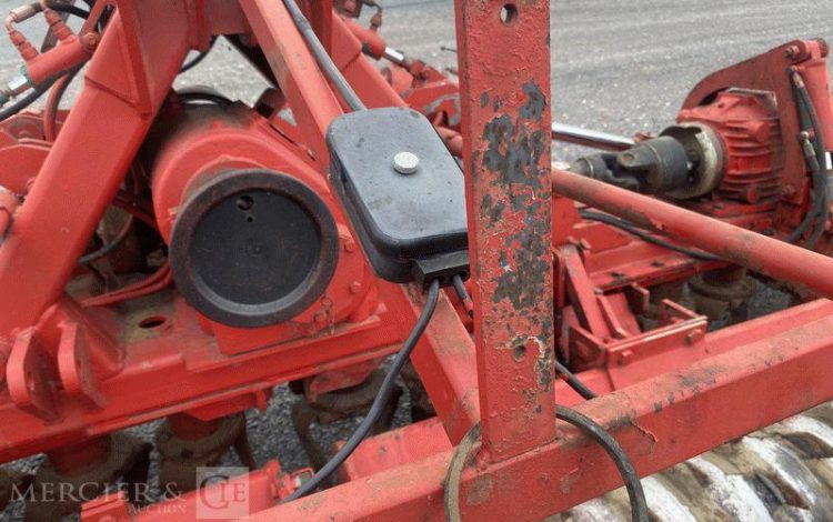 KVERNELAND HERSE ROTATIVE HYDRAULIQUE – LARGEUR 6M  71485
